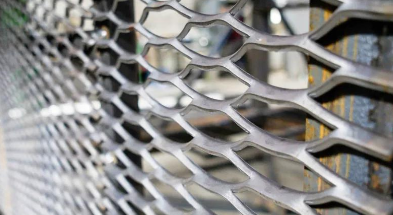 Which Materials Are Used For Producing Metal Mesh Facades?